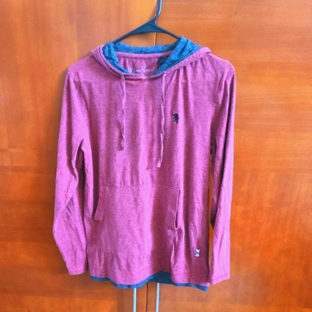 Lion's Crest men's pouch pocket hood long-sleeve shirt